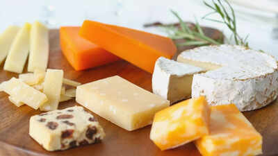 Cheese that raises cholesterol: Which varieties to limit for better heart health |