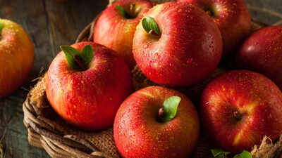 How to know if an apple is still good to eat and when to throw it away |