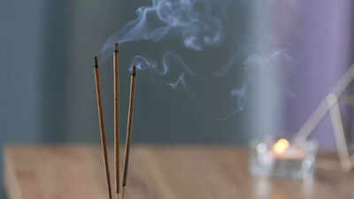 Is burning incense daily as harmful as smoking: Effects of incense smoke on your lungs |