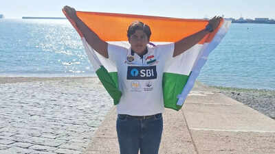 Jiya 1st autistic female to swim across Catalina Channel in US | India News