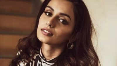 Manushi Chhillar opts out of ‘Awarapan 2’ with Emraan Hashmi, chooses Dinesh Vijan’s new project – Report | Hindi Movie News