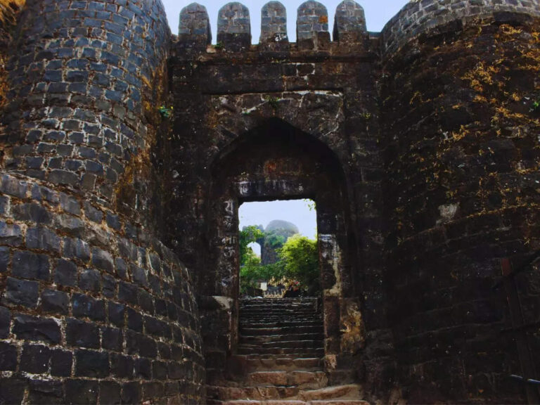 5 famous forts in India and their haunting stories that won’t let you sleep!