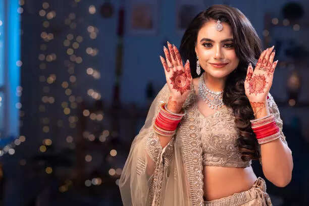 5 best Mehendi designs for Navratri 2025