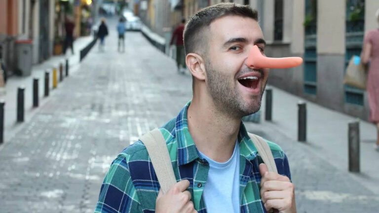 5 body language signs you should never ignore