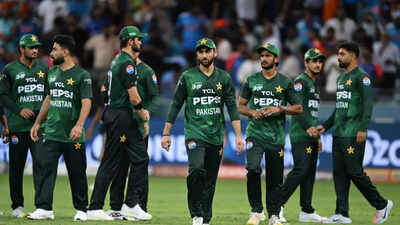 ‘Bachey the bachey hi reh gaye’: Pakistan face backlash after humiliating loss to India | Cricket News
