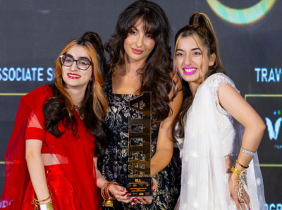 Yamuna Hasan and Ayesha Hasan, teenage authors, take Best Gen Z Author of the Year Award in Dubai | Events Movie News