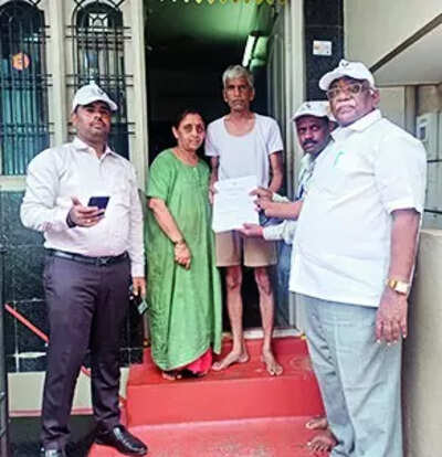 Slow start, tech glitches mar Karnataka caste survey on Day 1 | India News