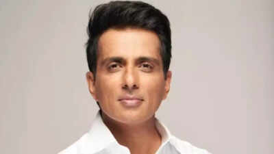Sonu Sood appears before ED in Delhi; questioned in betting app-linked money‑laundering case: WATCH |
