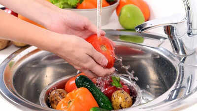 Stop these 7 common mistakes when cleaning fruits and vegetables |