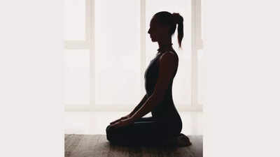 5 asanas to do in bed before sleep