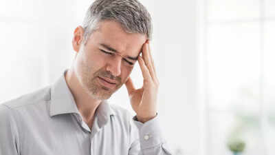 What causes pain on the right side of head: Know the causes and types |