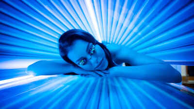 Experts urge a ban on commercial sunbeds in the UK |