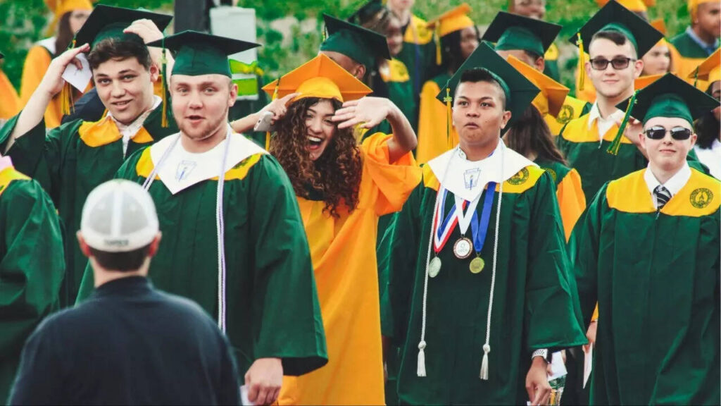 Why are schools and colleges losing credibility?, ETEducation