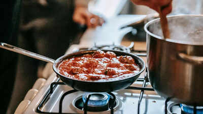 Why health experts want you to turn your stove on |