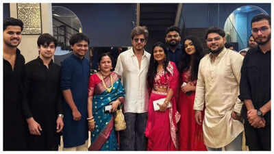 ‘Biggest green flag’: Fans react to Shah Rukh Khan celebrating Diwali with Gauri Khan’s team | Hindi Movie News