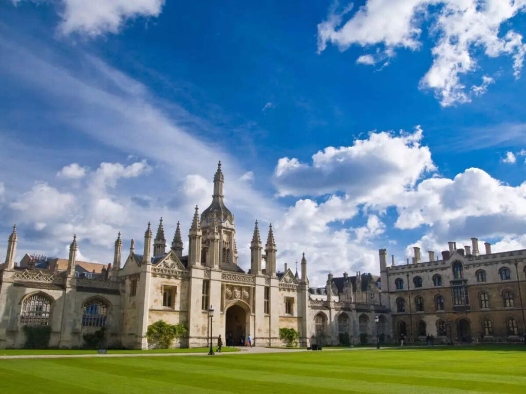 UK universities to raise tuition fees with inflation every year from 2026, ETEducation