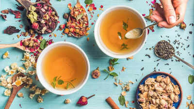 3 herbal teas approved by a Harvard-trained gastroenterologist to stop bloating |