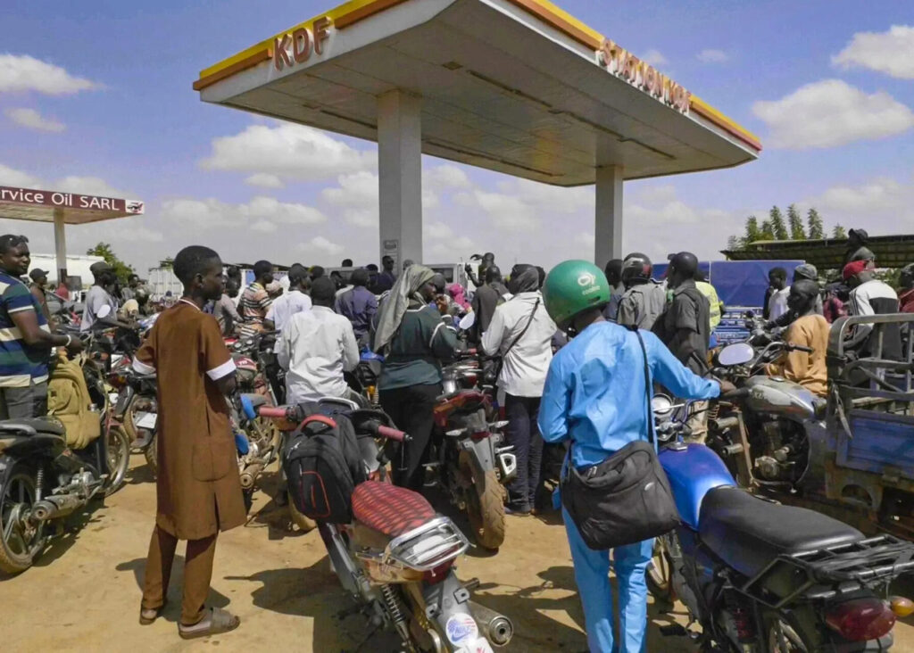 Mali closes schools due to fuel scarcity as militants enforce blockade, ETEducation