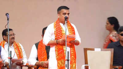 Gujarat cabinet reshuffle: Surat MLA Harsh Sanghavi takes oath as deputy chief minister | Ahmedabad News