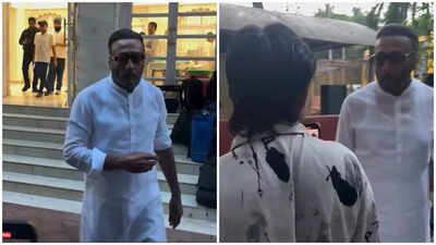 Pankaj Dheer’s prayer meet: Jackie Shroff rebukes paparazzi, says ‘Tere ghar pe aisa huwa toh…’ urging them to maintain decorum | Hindi Movie News