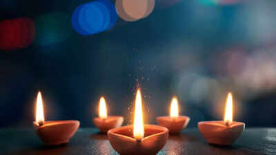 Happy Diwali 2025: Meaningful Wishes and Messages to Share with Family, Friends, and Colleagues