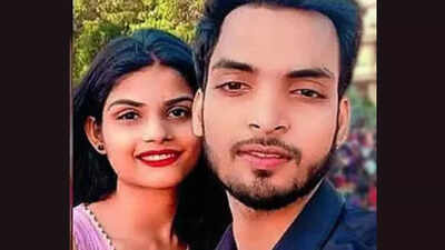 Man stabs ex-girlfriend to death on Mumbai road, then turns knife on himself | India News