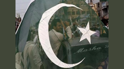 Pakistan’s economy collapsing? Public debt rises to 6.8 billion; debt-to-GDP ratio hits 70%