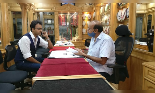 Dhanteras 2025: Jewellers see rising demand for lightweight ornaments, expect strong festive sales