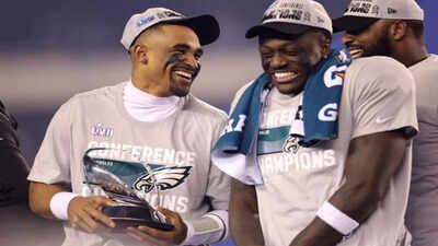 “Just to clear this up”: A.J. Brown addresses rumored meeting with Jalen Hurts and Saquon Barkley amid Eagles’ struggles | NFL News