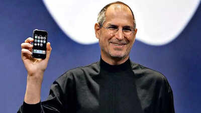 Corning CEO Wendell Weeks recalls Steve Jobs’ ‘threat’ that convinced his company to manufacture iPhone screens
