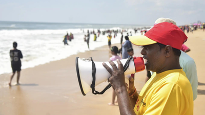 Cyclone Montha brewing: Red alert in Andhra Pradesh, Odisha, landfall likely near Kakinada tomorrow — all you need to know | Visakhapatnam News