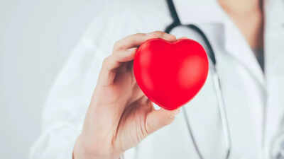 First sign of a heart attack is not chest pain! Cardiologist warns what to watch for instead |