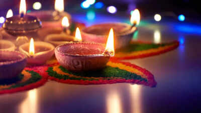 Diwali Wishes & Images: Happy Diwali 2025: Best 50 messages, quotes, wishes, and images to share on Diwali and spread festive cheer |