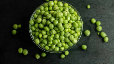 Adding peas to your meal could improve digestion, lower bad cholesterol, and boost weight loss journey |