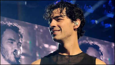 Joe Jonas shares laughs with a mystery woman at Bad Bunny’s private party a year after divorce from Sophie Turner |