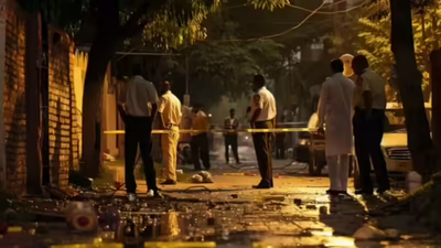 Betrayal and bloodshed: Love triangle turns deadly in central Delhi; 2 killed, 1 critical in knife attack | Delhi News