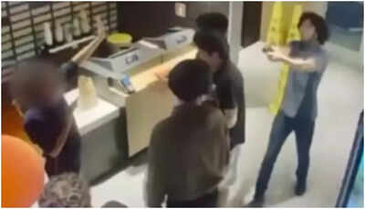 McDonald’s worker shoots customer after threats over delayed order; sheriff calls incident a ‘McMess’ — video