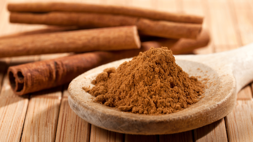 6 reasons to have a pinch of cinnamon before bedtime