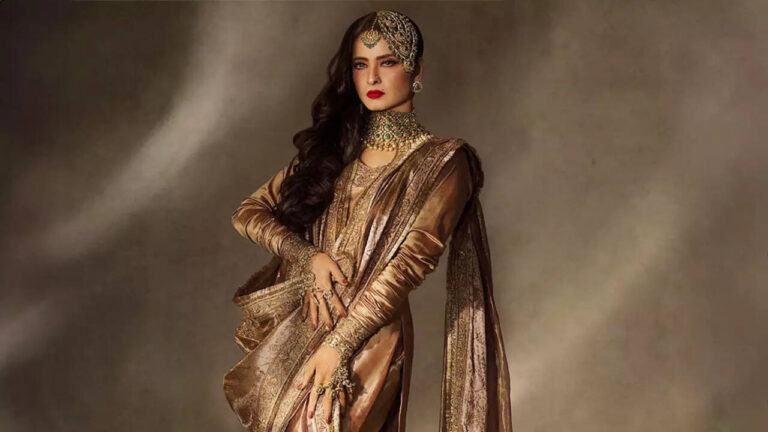 It’s Rekha’s 71st birthday and here are some sarees of her that deserve their own fashion show