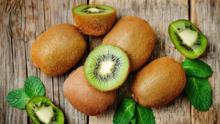 Healthy heart, better digestion, AND… The many health benefits of kiwi