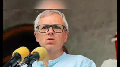 Omar mulls becoming party to statehood case in SC, says no one from Centre in touch with him on statehood | Srinagar News