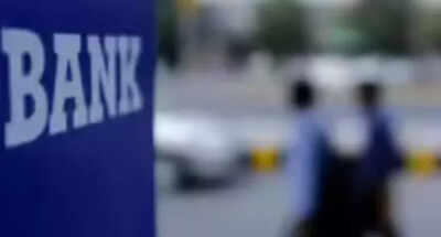 Private banks report mixed results as new CEOs clean up