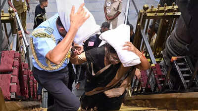 Historic visit: President Murmu becomes first woman head of state to offer prayers at Sabrimala— See pictures and videos | India News