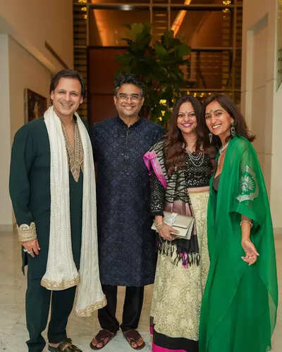Vivek Oberoi’s Diwali bash with R. Madhavan; Heartfelt festive moments go viral, ‘Masti 4’ gears up for release | Hindi Movie News