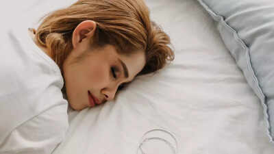 Why sleeping with makeup is harmful: Skin risks and expert insights |