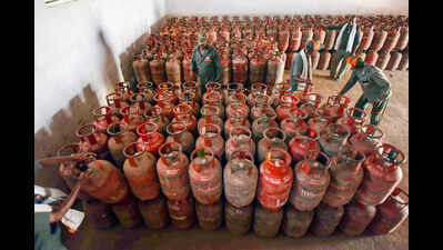 36 LPG cylinders seized from cement godown | Patna News