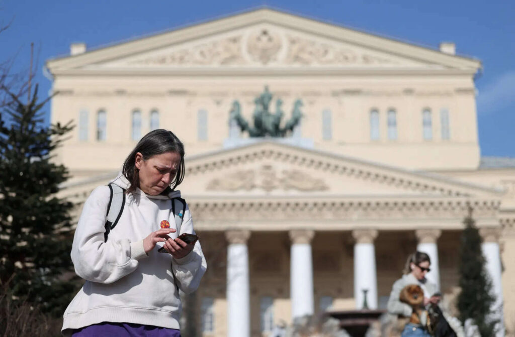 Poland plans to ban mobile phone use by under-16s in schools, ETEducation