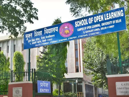 Students claim discrimination against those enrolled in School of Open Learning, ETEducation