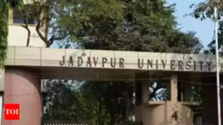 ‘No substance’ in allegation against Jadavpur University professor, ETEducation