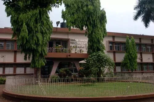 IIT Kharagpur Director Urges Calcutta University to Join Global Knowledge Network, ETEducation